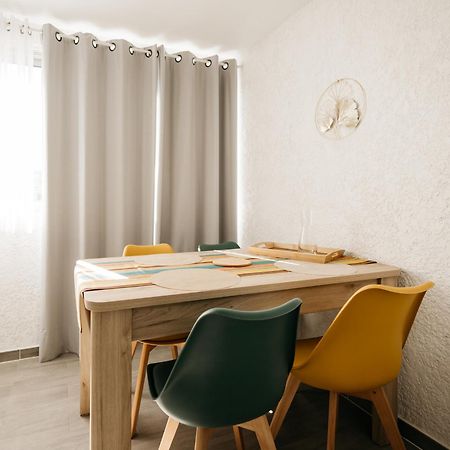 Cosy T1, A 10 Minutes A Pieds Des Plages Fréjus Exterior photo