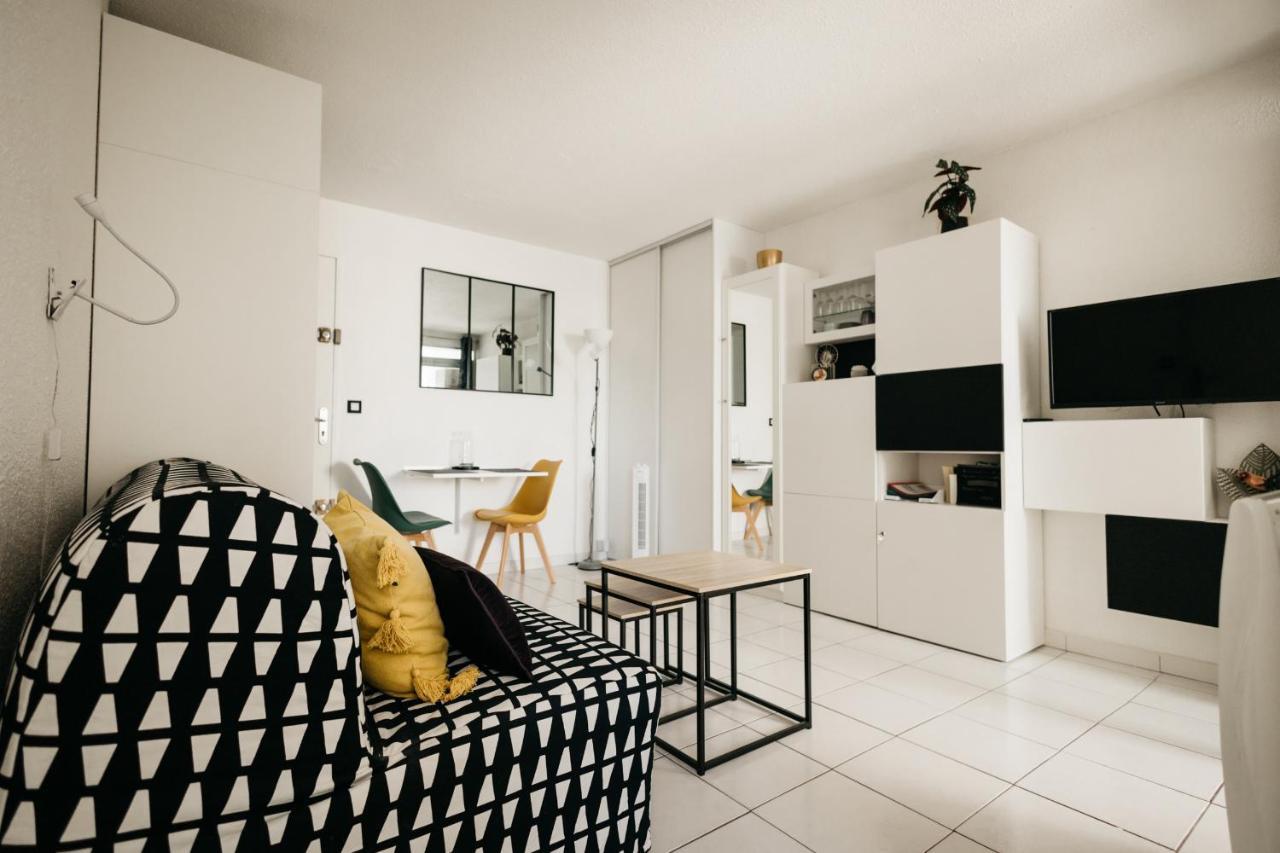 Cosy T1, A 10 Minutes A Pieds Des Plages Fréjus Exterior photo